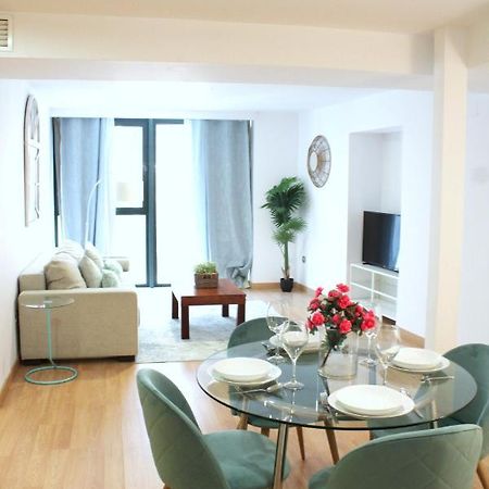 Apartments Ole - Albareda 24 Sevilla Bagian luar foto