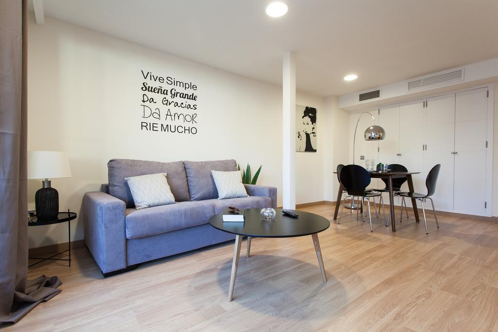 Apartments Ole - Albareda 24 Sevilla Ruang foto