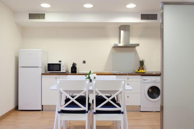 Apartments Ole - Albareda 24 Sevilla Bagian luar foto