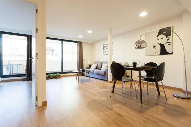 Apartments Ole - Albareda 24 Sevilla Bagian luar foto