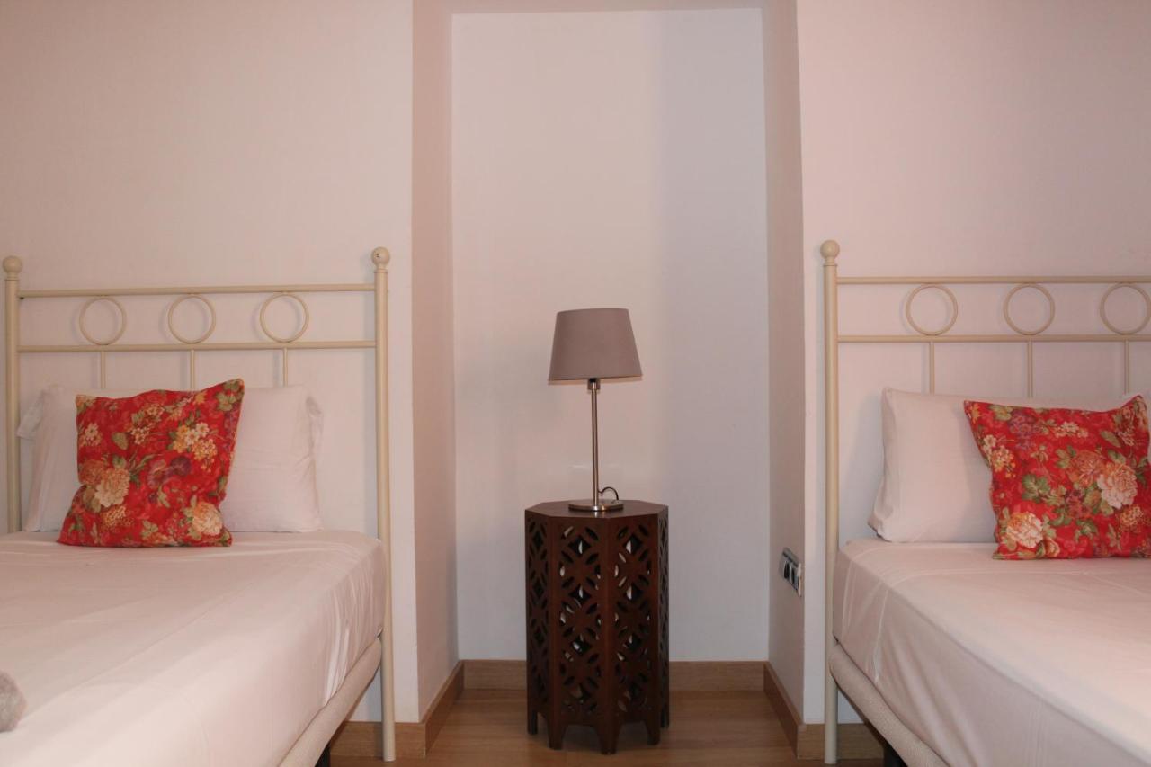 Apartments Ole - Albareda 24 Sevilla Bagian luar foto