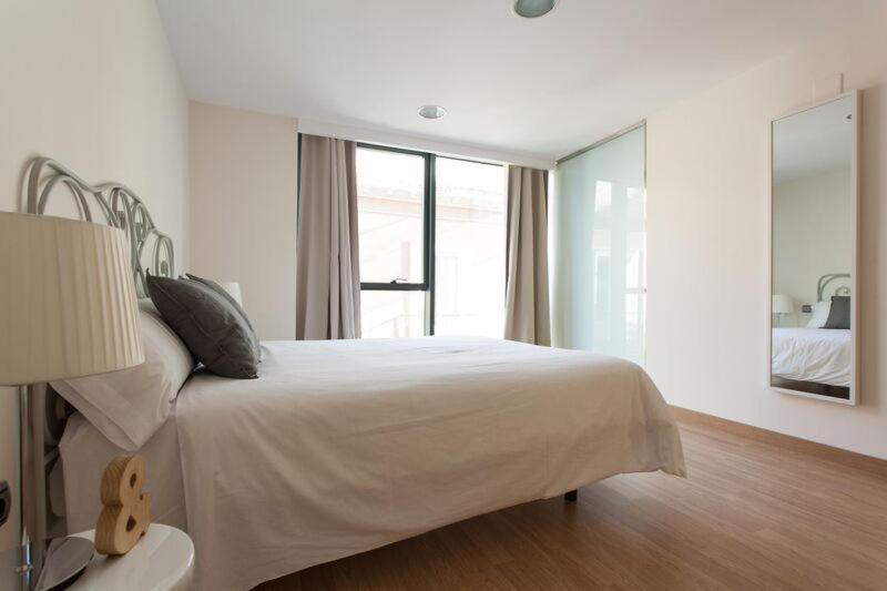 Apartments Ole - Albareda 24 Sevilla Bagian luar foto